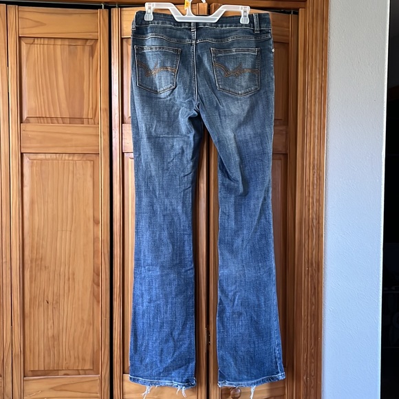 Wrangler Bootcut Stretchy Jeans - Picture 2 of 7